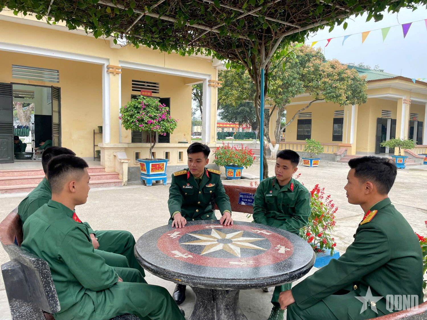 Giúp chiến sĩ mới tự tin trong “ngôi nhà mới”